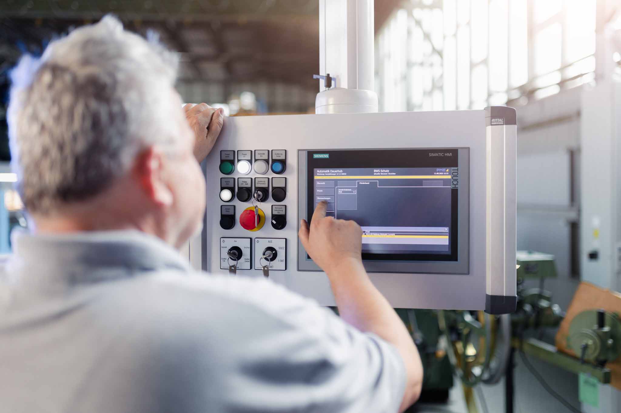 KOMOS_GmbH_Metallverarbeitung_Metall_Stanzen_Umformen_04 KOMOS_GmbH_Metallverarbeitung_Metall_Stanzen_Umformen_04